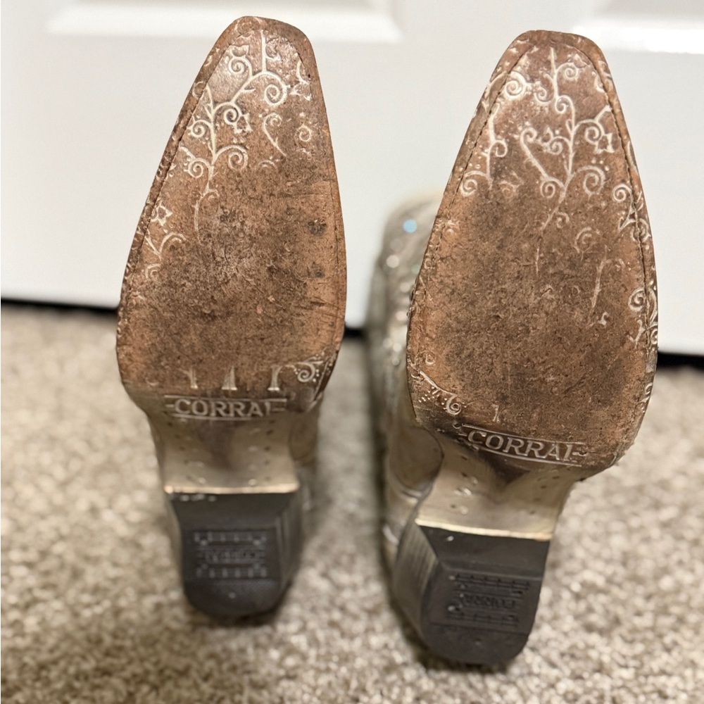 Corral Beige Embroidered Cowboy Boots - Picture 5 of 8